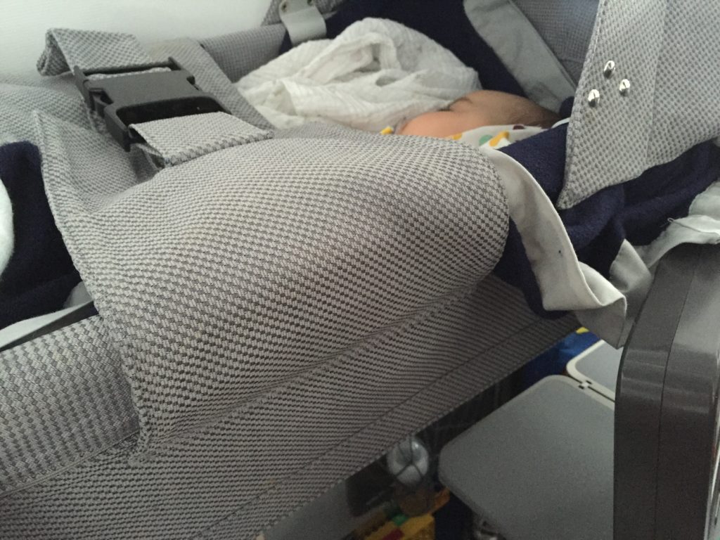 Schlafende Mini Chefin azf dem Flug nach New York