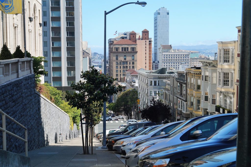 Das InterContinental Mark Hopkins Hotel befindet sich auf Nob Hill. 