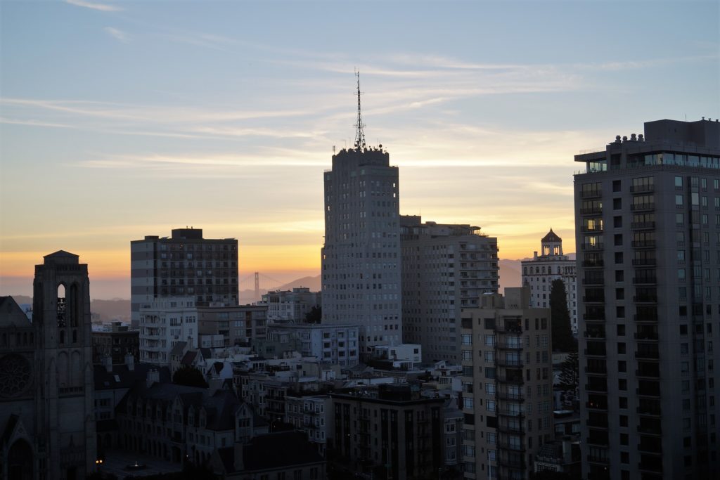 Ausblick vom InterContinental Mark Hopkins Hotel : San Francisco am Abend