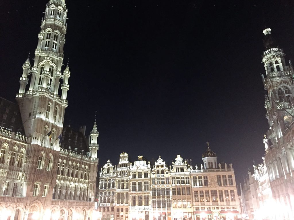 Der Grand Place bei Nacht