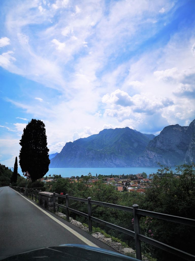 Die garda trentino region von oben