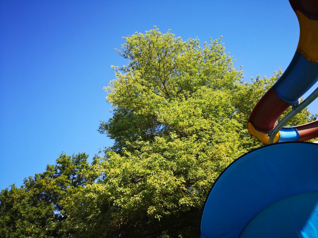 Perfekter Sommertag im Freibad