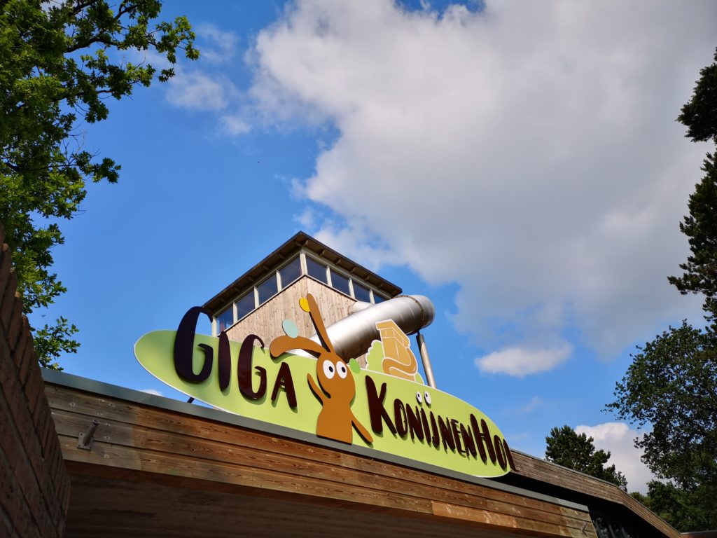 Indoor Spielplatz Giga Konijnenhol auf dem Beerze Bulten Campingplatz