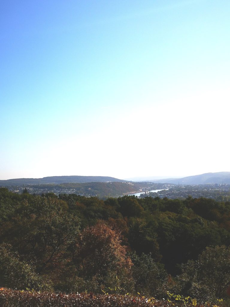 Tolle Aussciht über den Rhein und Koblenz vom Wüstenhof aus