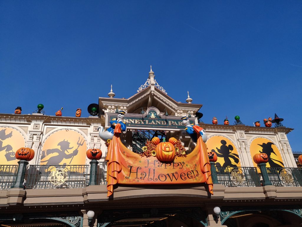 Halloween Grüße aus dem Disneyland Paris