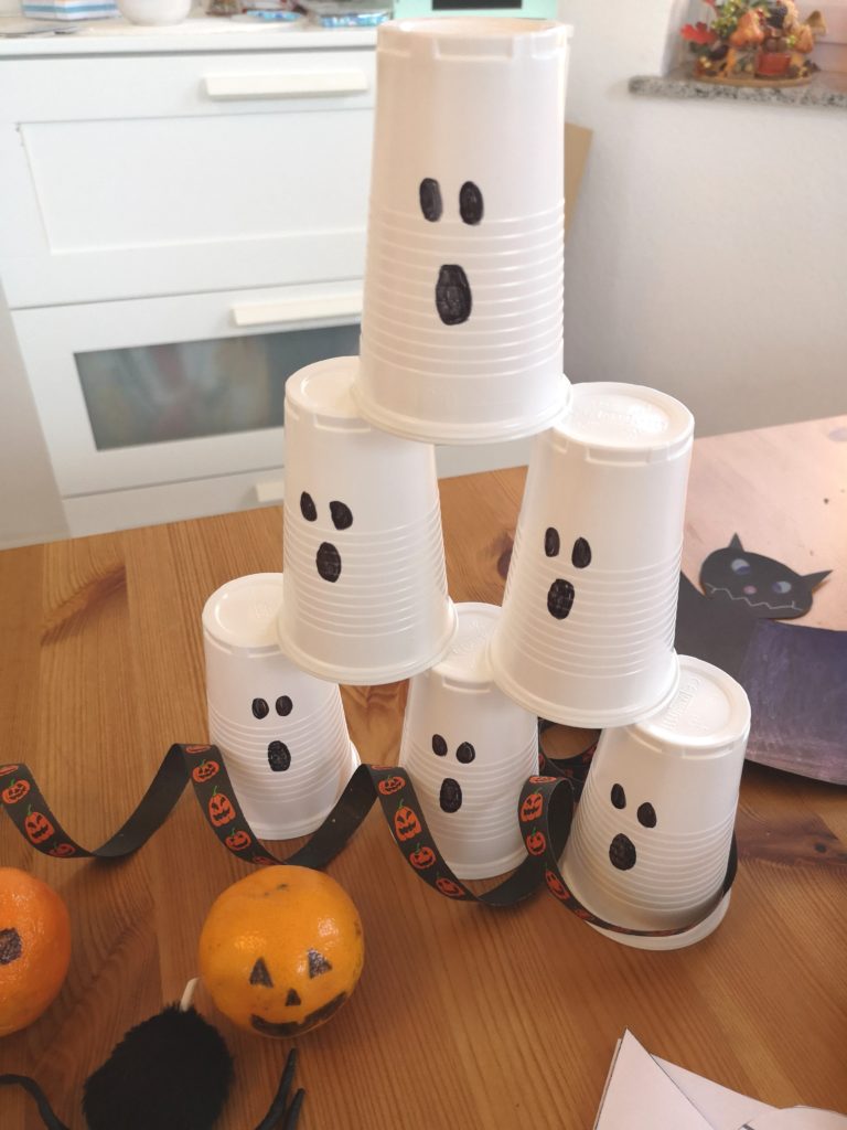 DIY für Halloween: Geister Wurfspiel für Kinder