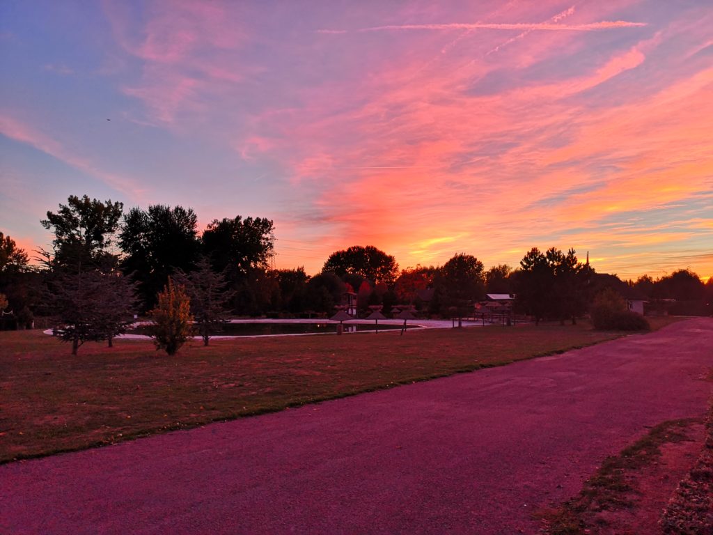 Sonnenuntergang auf dem Campingplatz La Croix 