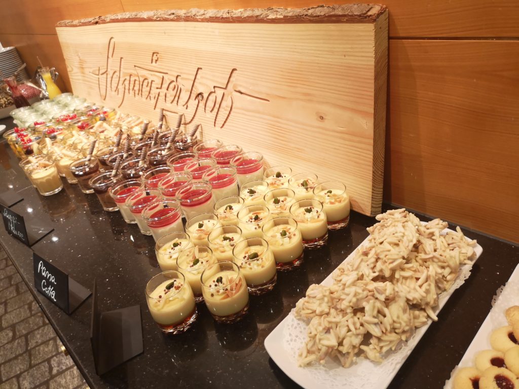 Dessertbuffel im Hotel Schweizerhof