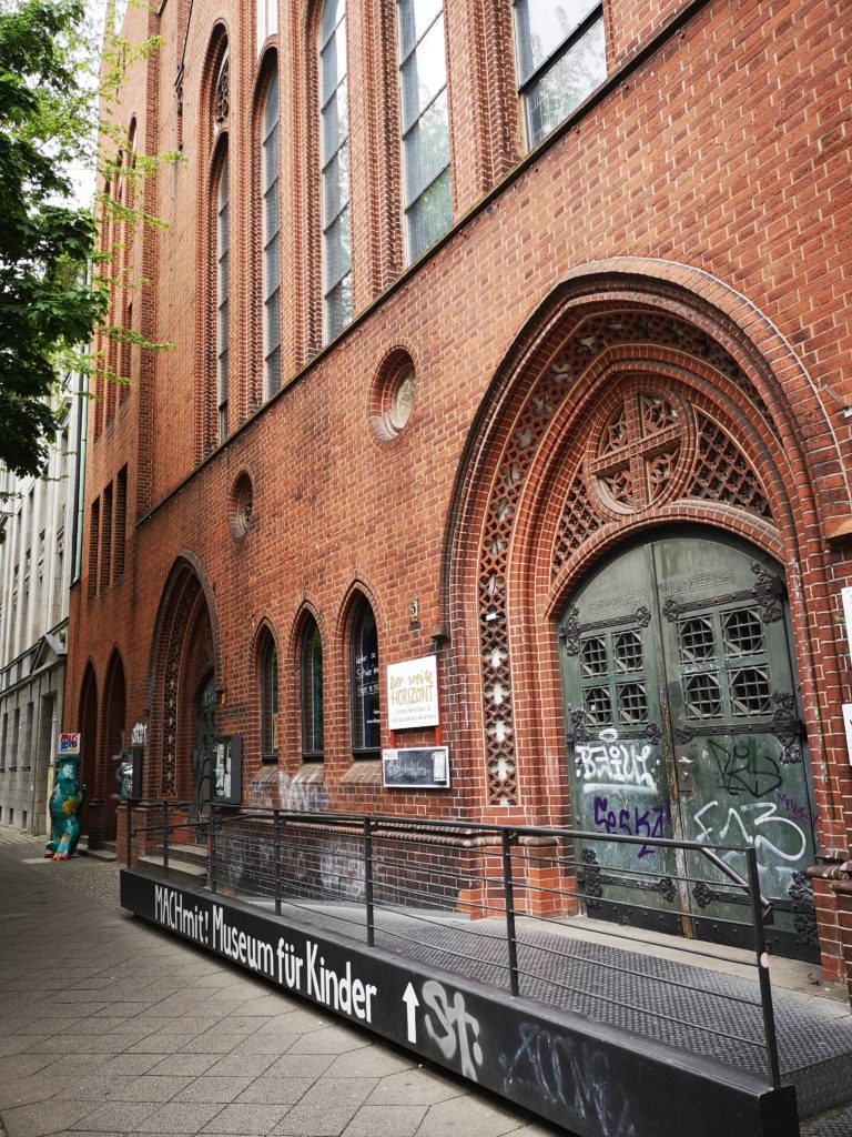 machmit museum im prenzlauer berg ist in einer kirche