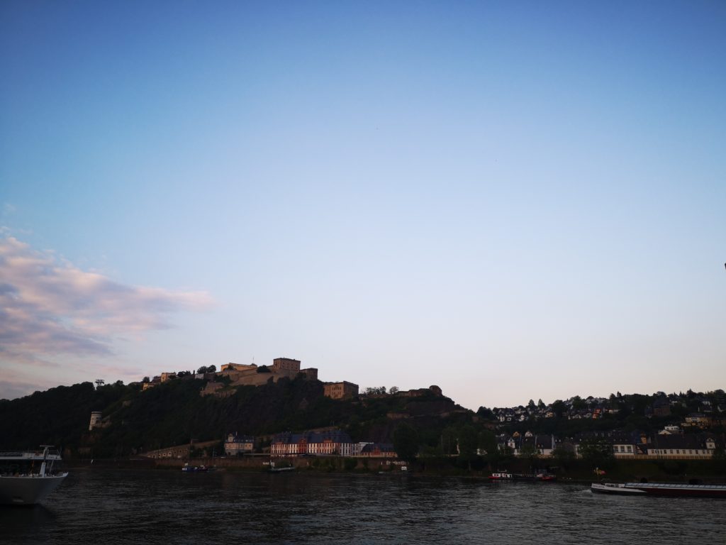 blick auf die festung ehrenbreitstein in koblenz