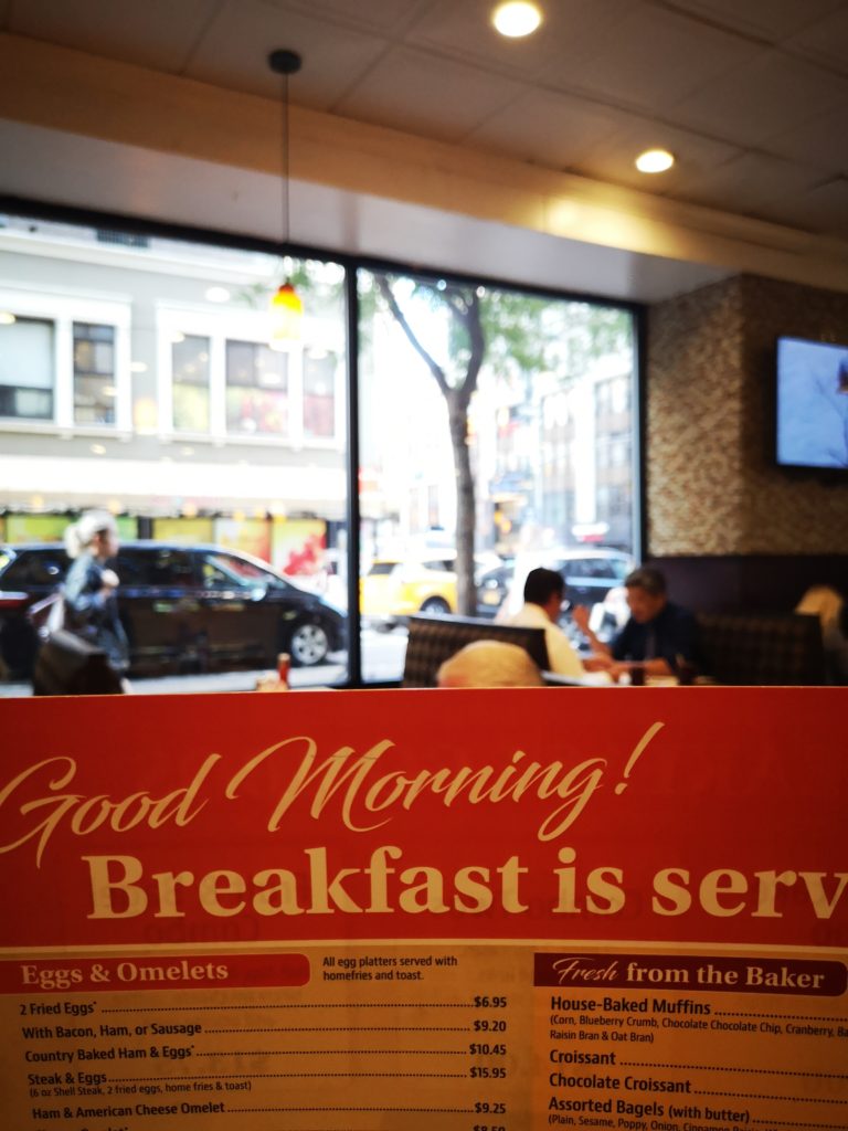 leckeres frühstück gibt es bei andrew´s coffee shop