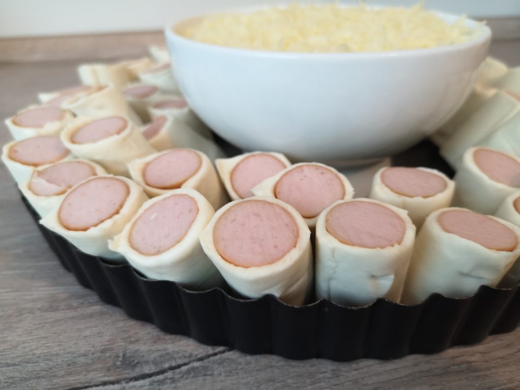 blätterteig würstchen torte zum geburtstag