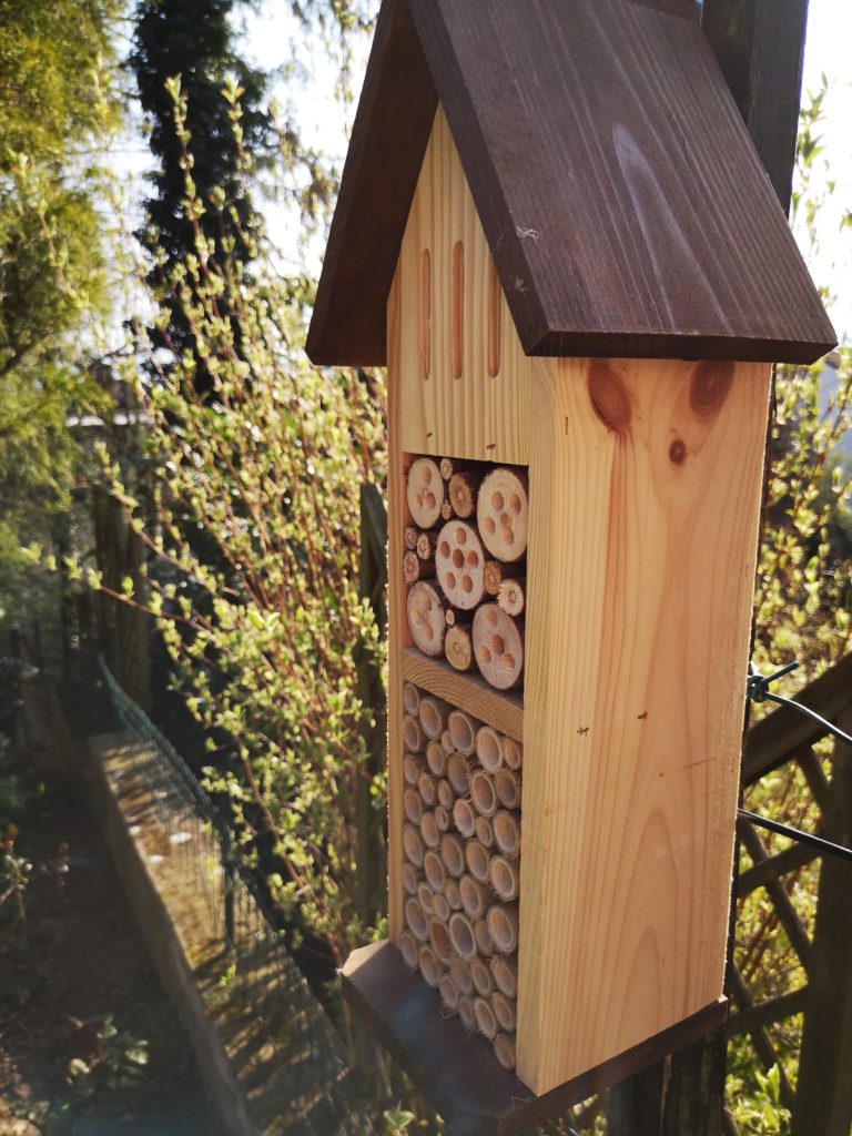 insektenhotel im garten