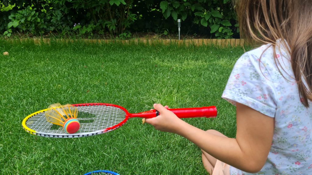 geschenkideen zum kindertag von betzold: schmetterball-set