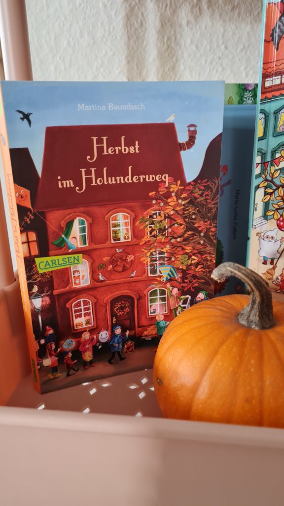 Bücher für den Herbst: Herbst im Holunderweg vom Carlsen Verlag