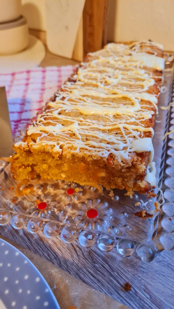 white chocolate carrot kuchen: für die ostertafel