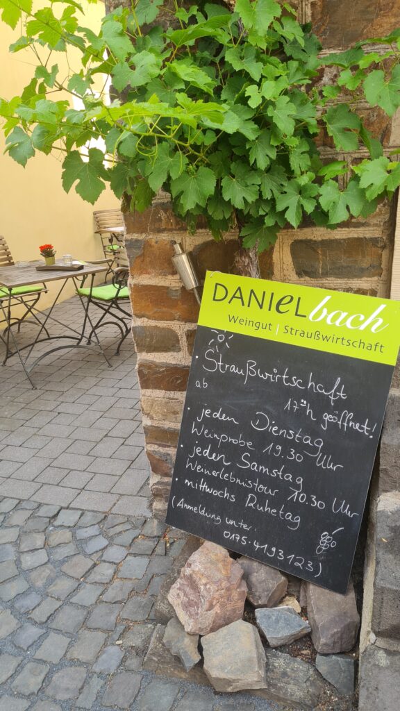 weingut und strausswirtschaft daniel bach in cochem