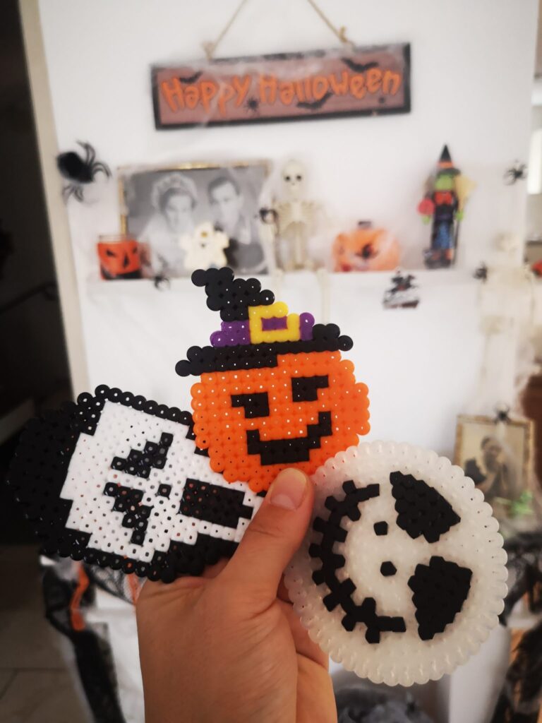 Last Minute Halloween Ideen: Bügelperlen Untersetzer