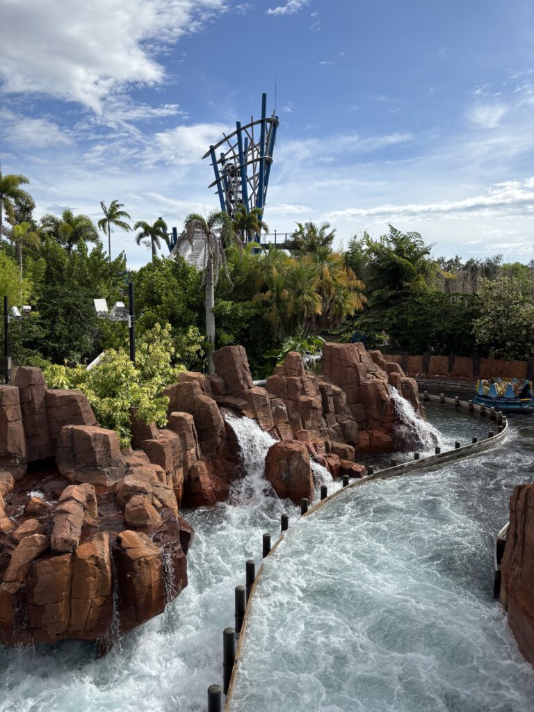 Infinity Falls Wasserbahn im SeaWorld Orlando