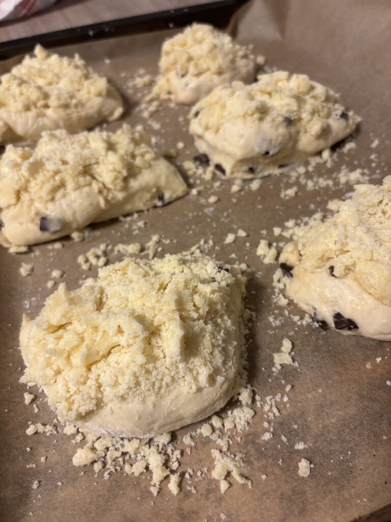 Spezialität aus Aachen: Aachener Streuselbrötchen