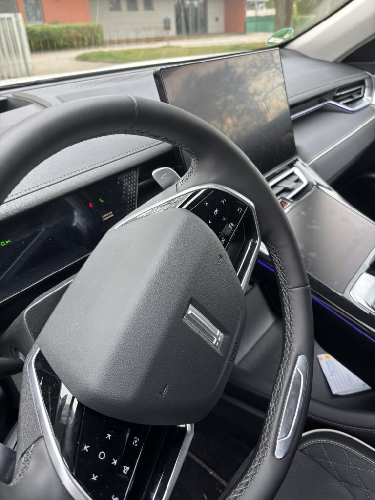 Der WEY 05 kommt bereits serienmäßig mit umfangreicher Ausstattung.